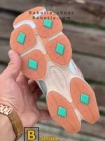 کتونی و کفش اسپرت نیوبالانس 9060 کرم زنانه و دخترانه