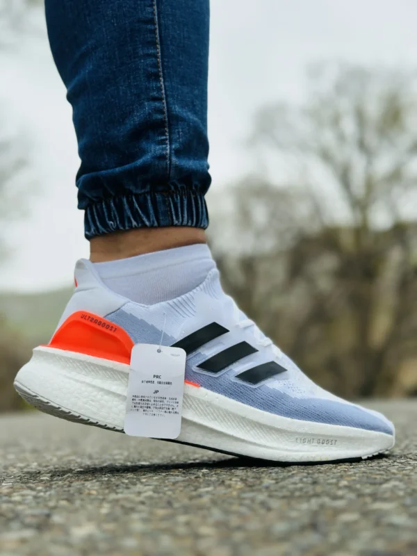 کفش ادیداس مدل اولترابوست سفید آبی