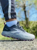 کتونی بروکس مدل کاسکادیا 17 طوسی