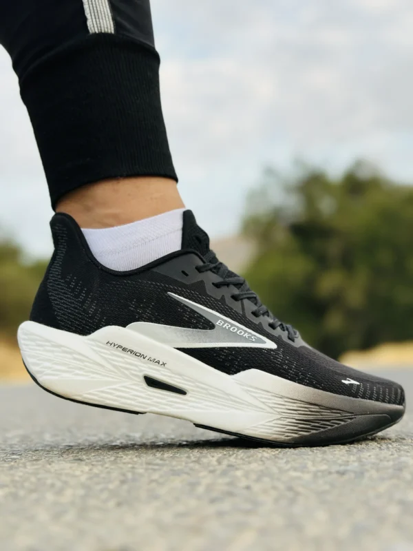 کتونی بروکس مدل Hyperion Max Gale 2 مشکی زیره سفید