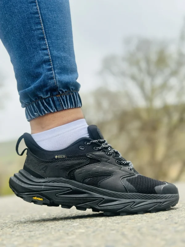 کتونی هوکا اناکاپا مشکی