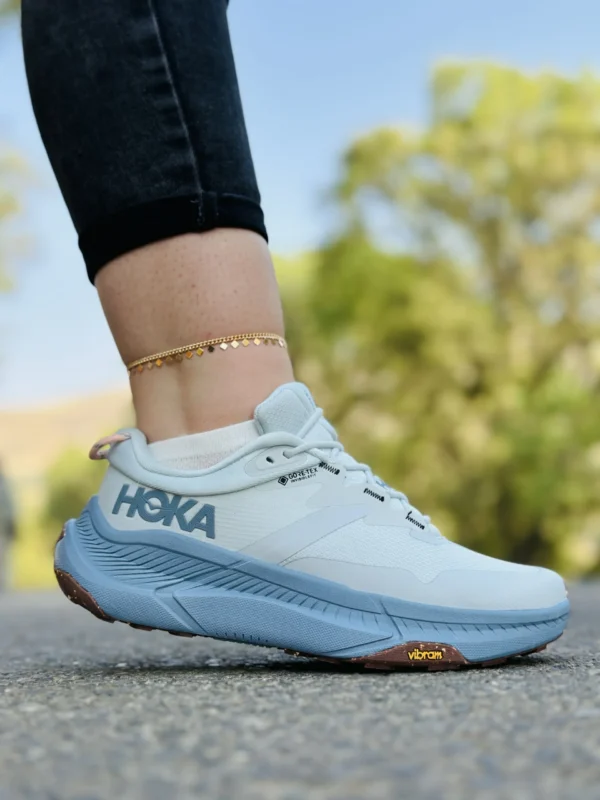 هوکا مدل ترانسپورت آبی روشن