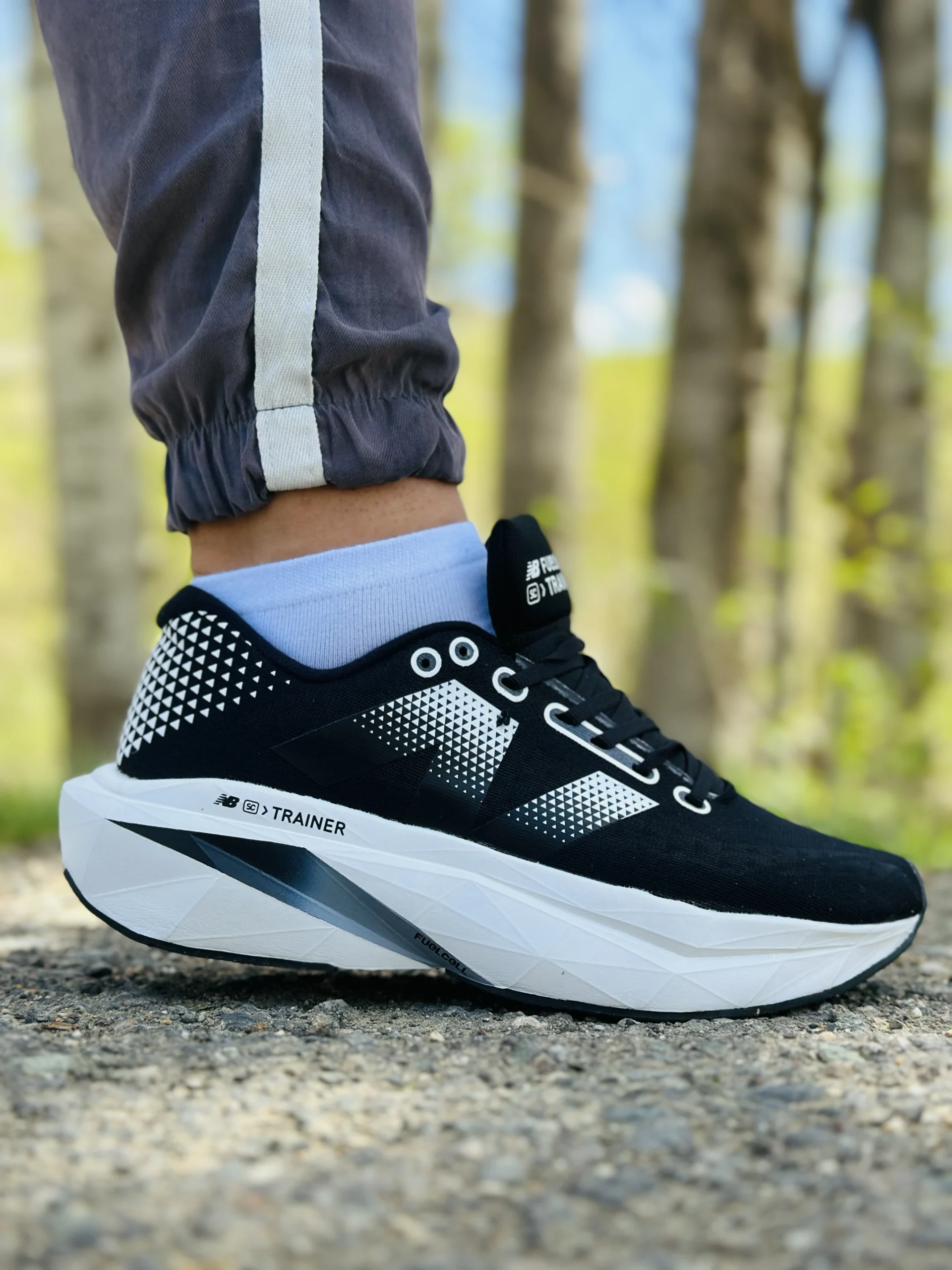 new-balance-7300-01 کفش نیوبالانس ترینر مشکی