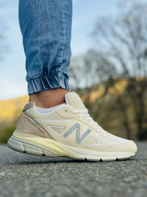 کتونی نیوبالانس 990 کرم