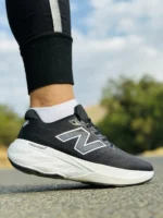 کفش نیوبالانس مدل 880 مشکی با زیره سفید