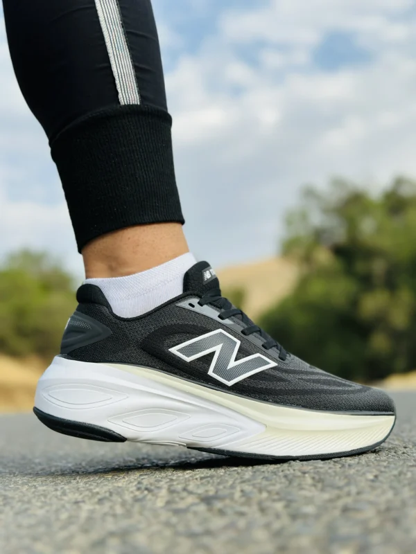 کفش نیوبالانس مدل 880 مشکی زیره سفید